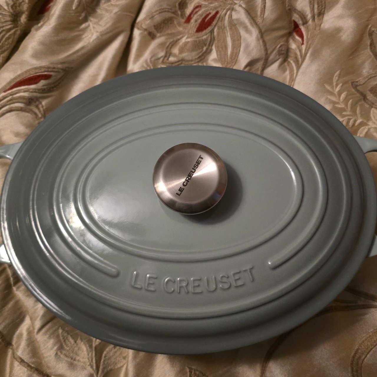 Le Creuset Sea Salt oval dutch oven 6.75 qt 31 cm