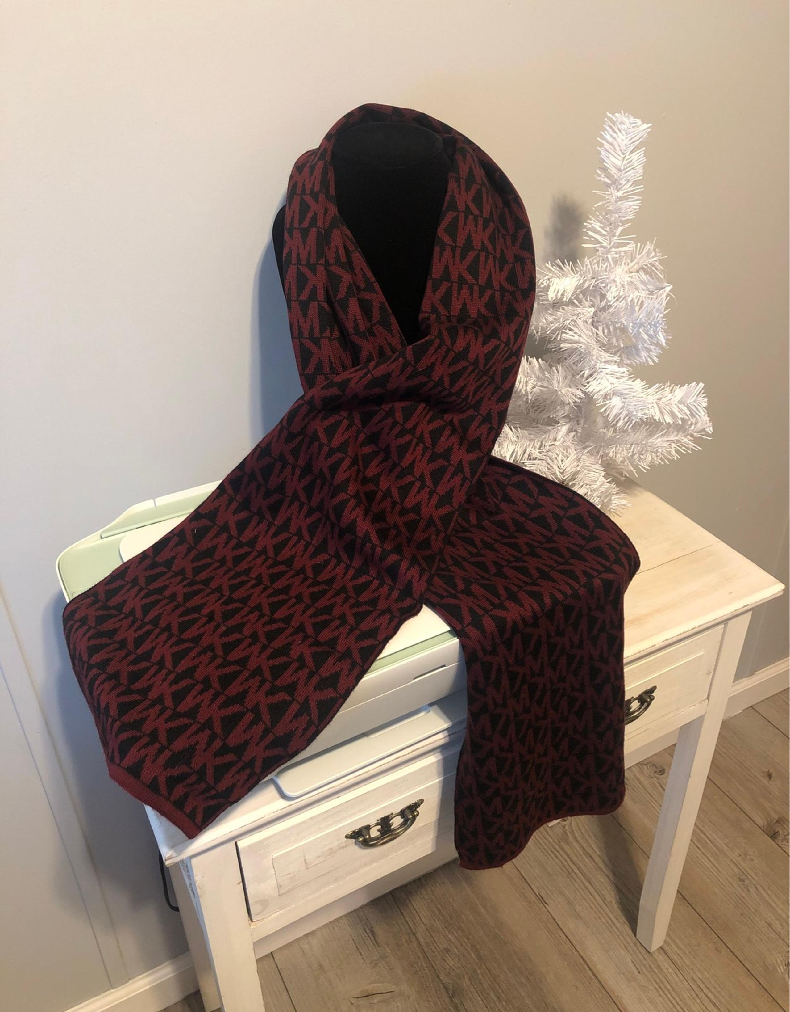 Michael kors scarf