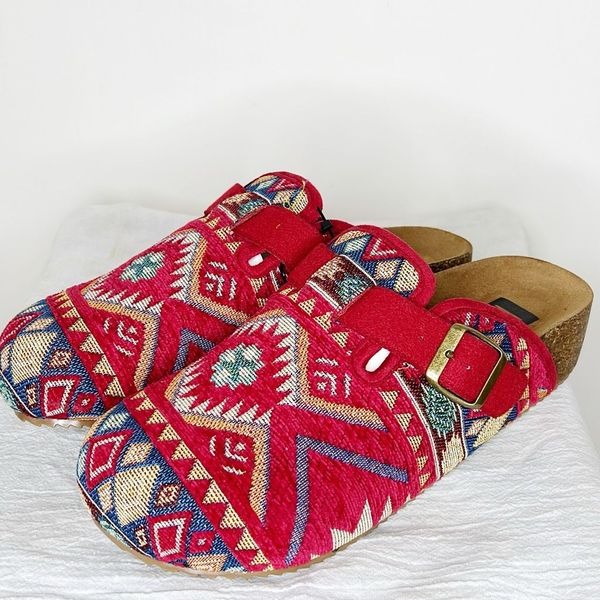 Dirty Laundry Magnolias Clog in Multi Red New Size 9/40