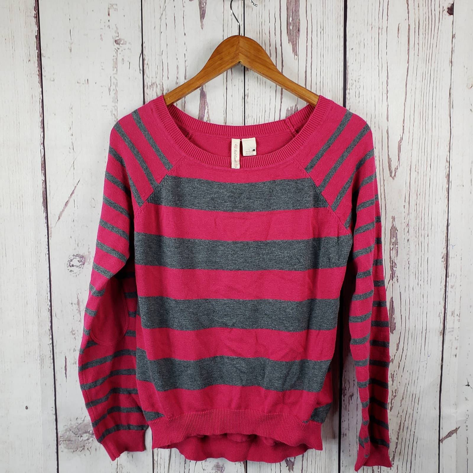 Red Camel White Scoop Neck Sweaters Mercari
