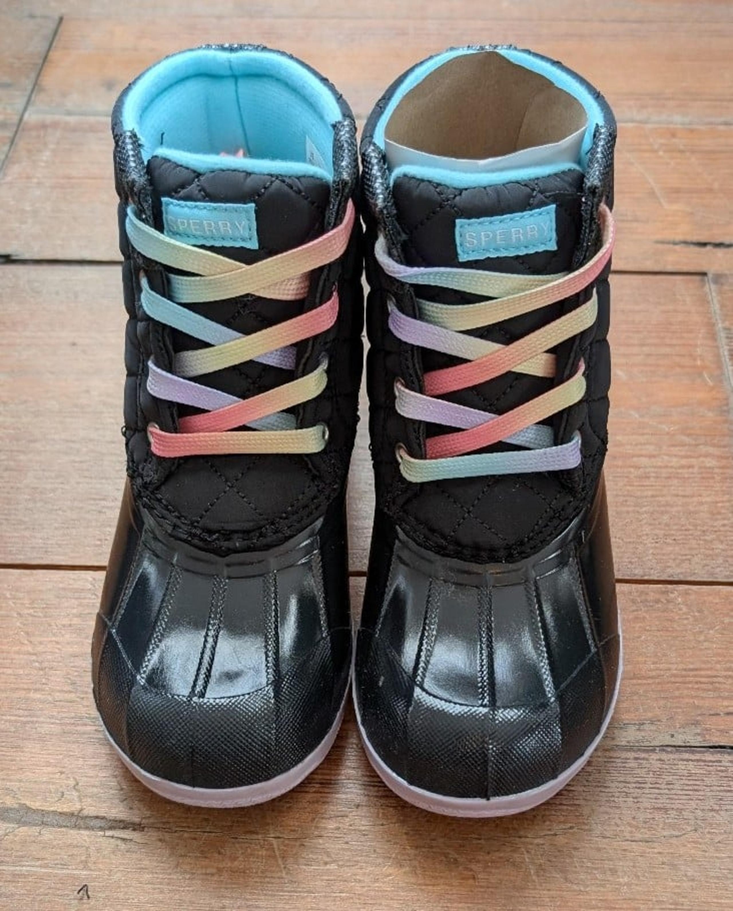 NIB Sperry girls size 13 port boots in black/rainbow