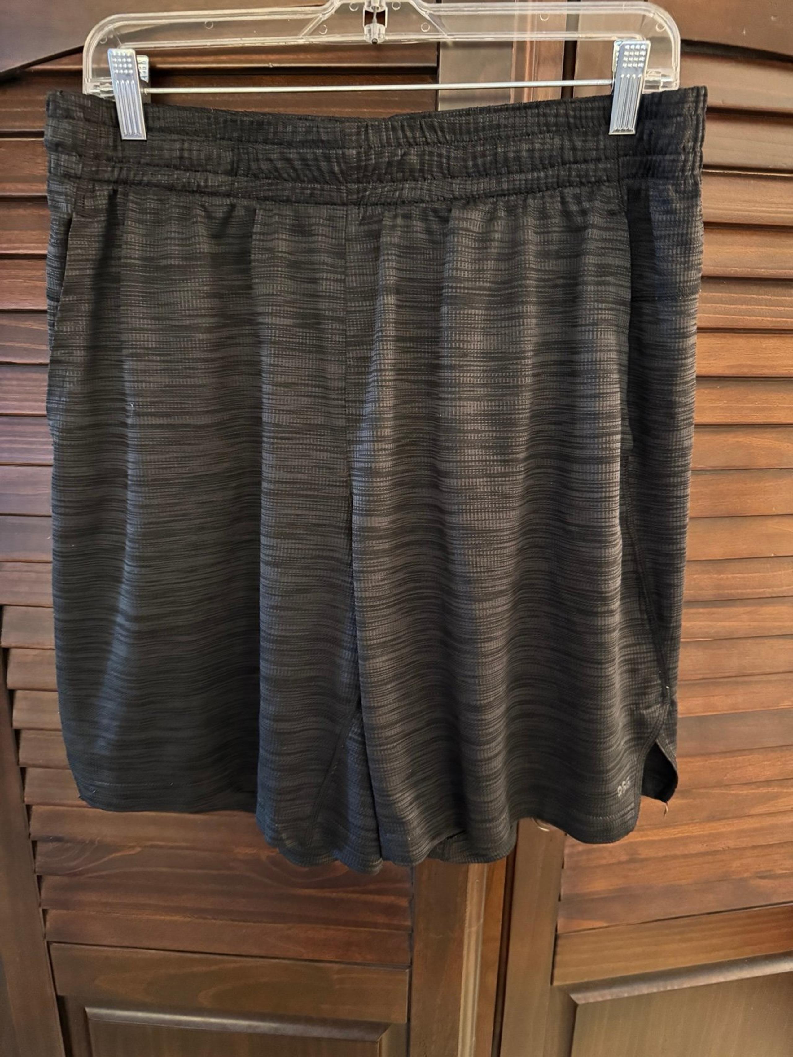 DSG Mens Novelty Textured Training Short Pure Black/Asphalt size Large DAM20114N