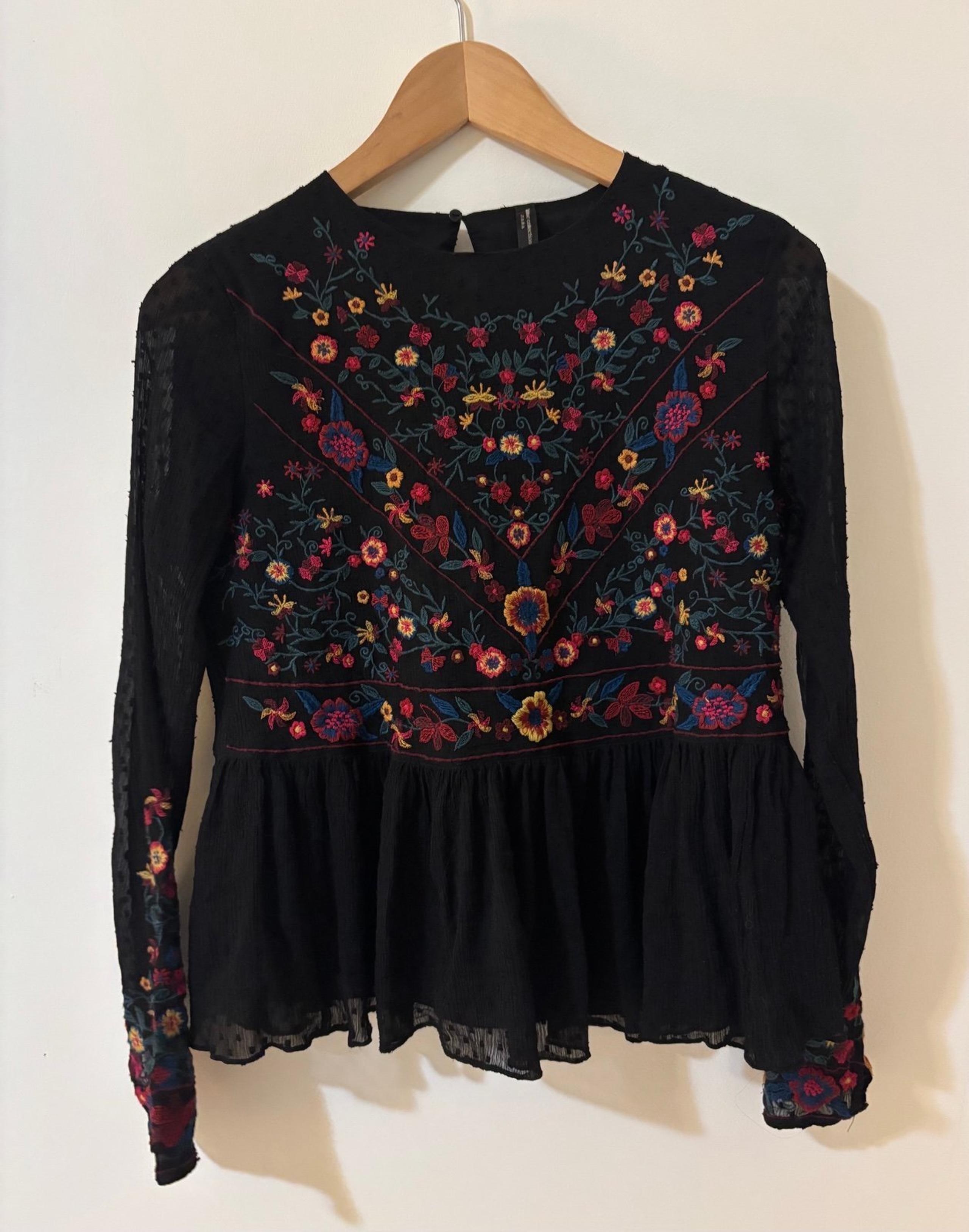 Zara Trafaluc Black Floral Embroidered Cotton Shirt – Size M (Fits Like Small)