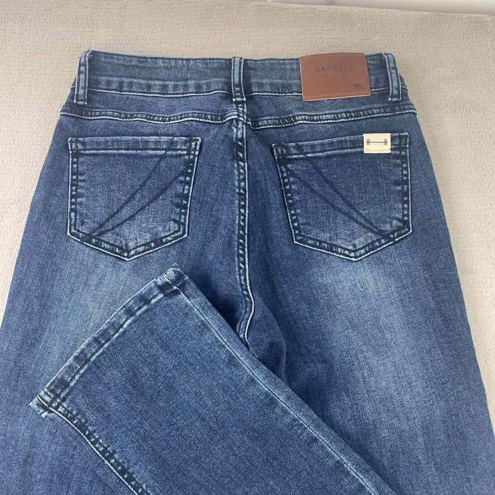 BARBELL Apparel Jeans Women 24 Blue Flared Leg Athletic Fit Denim Zip Fly NWOT