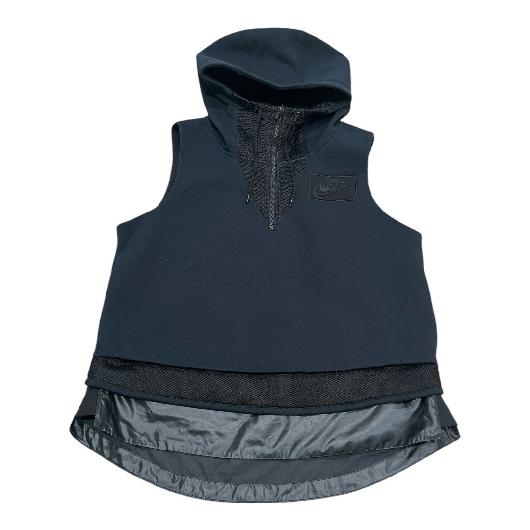 Nike scuba Gilet body warmer pull over vest with zip size men’s medium.