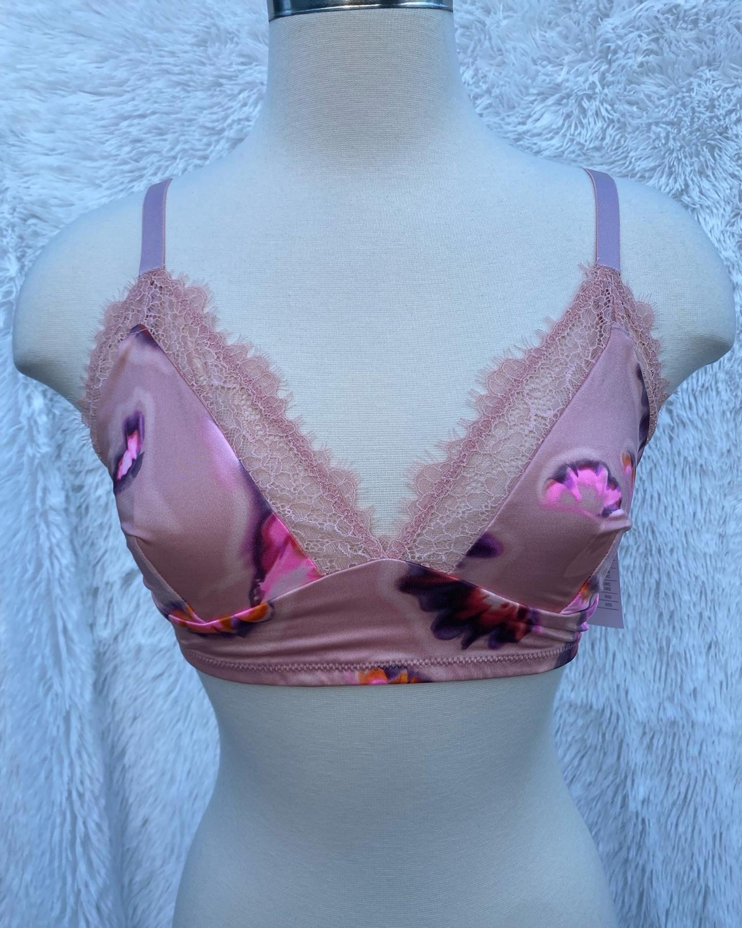 New pink Bralette in size medium bundle of 5 for $11.00