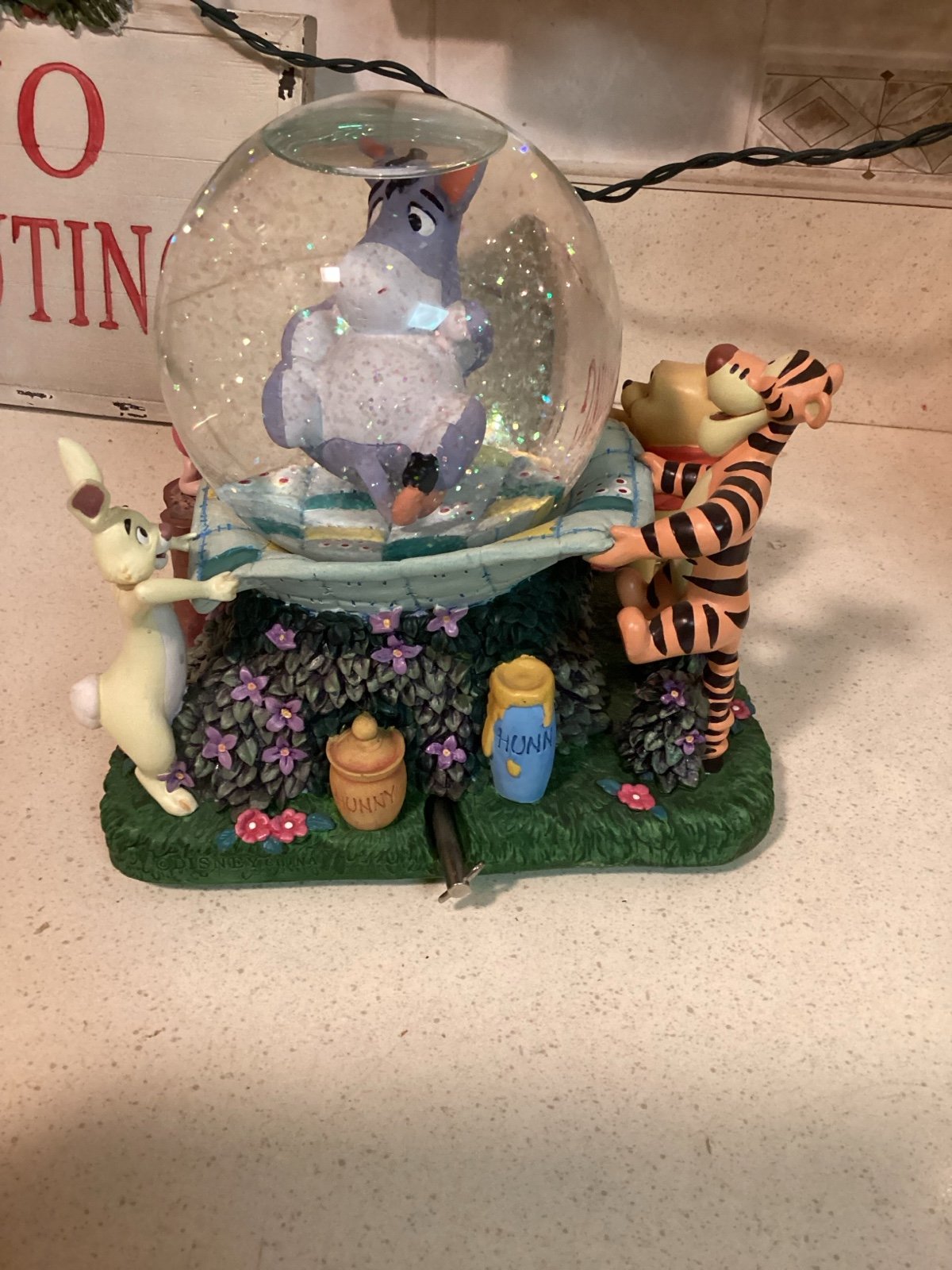 Disney Pooh and friends snowglobe