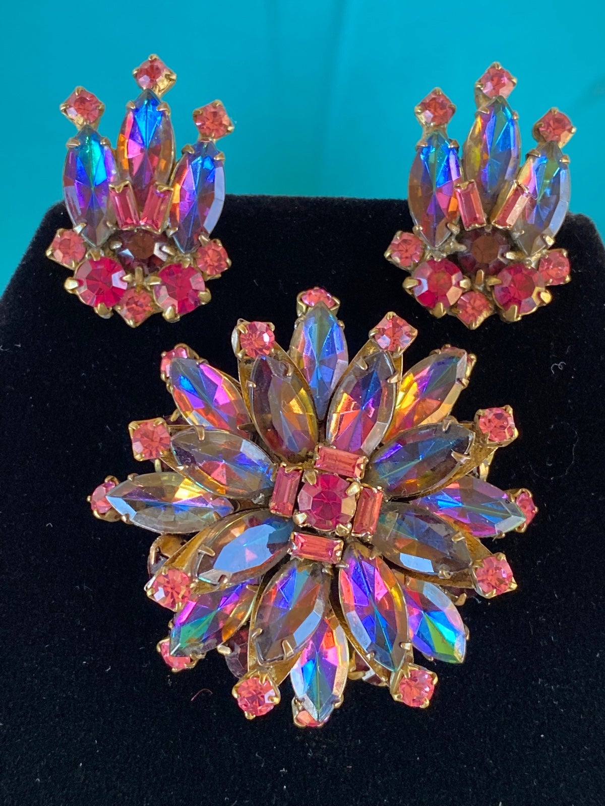 Vintage Brilliant Rhinestone Flower Pin Brooch & matching Crown clip on earrings
