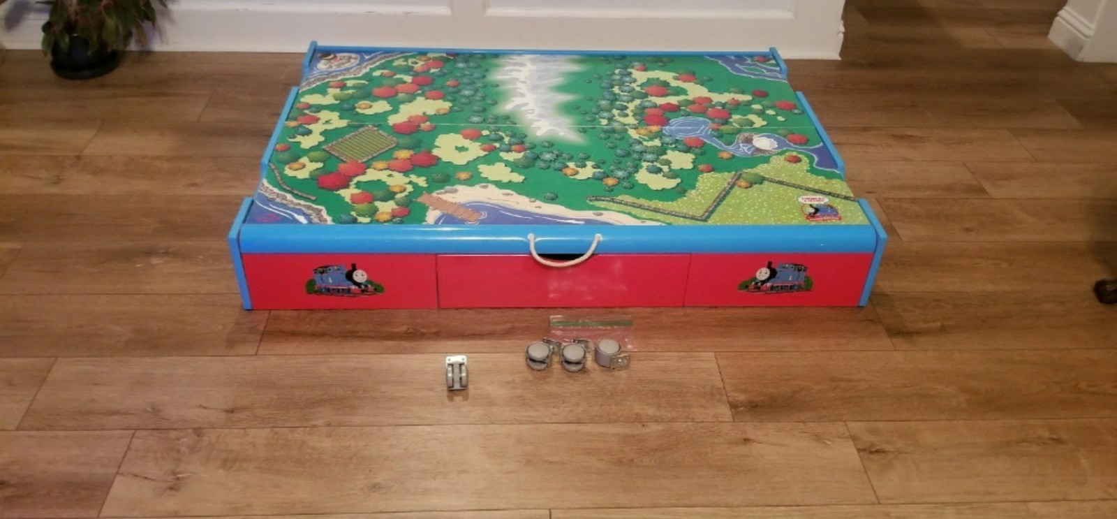 Genuine Thomas the train wooden railway Under-the-Bed Trundle Playtable LC99610