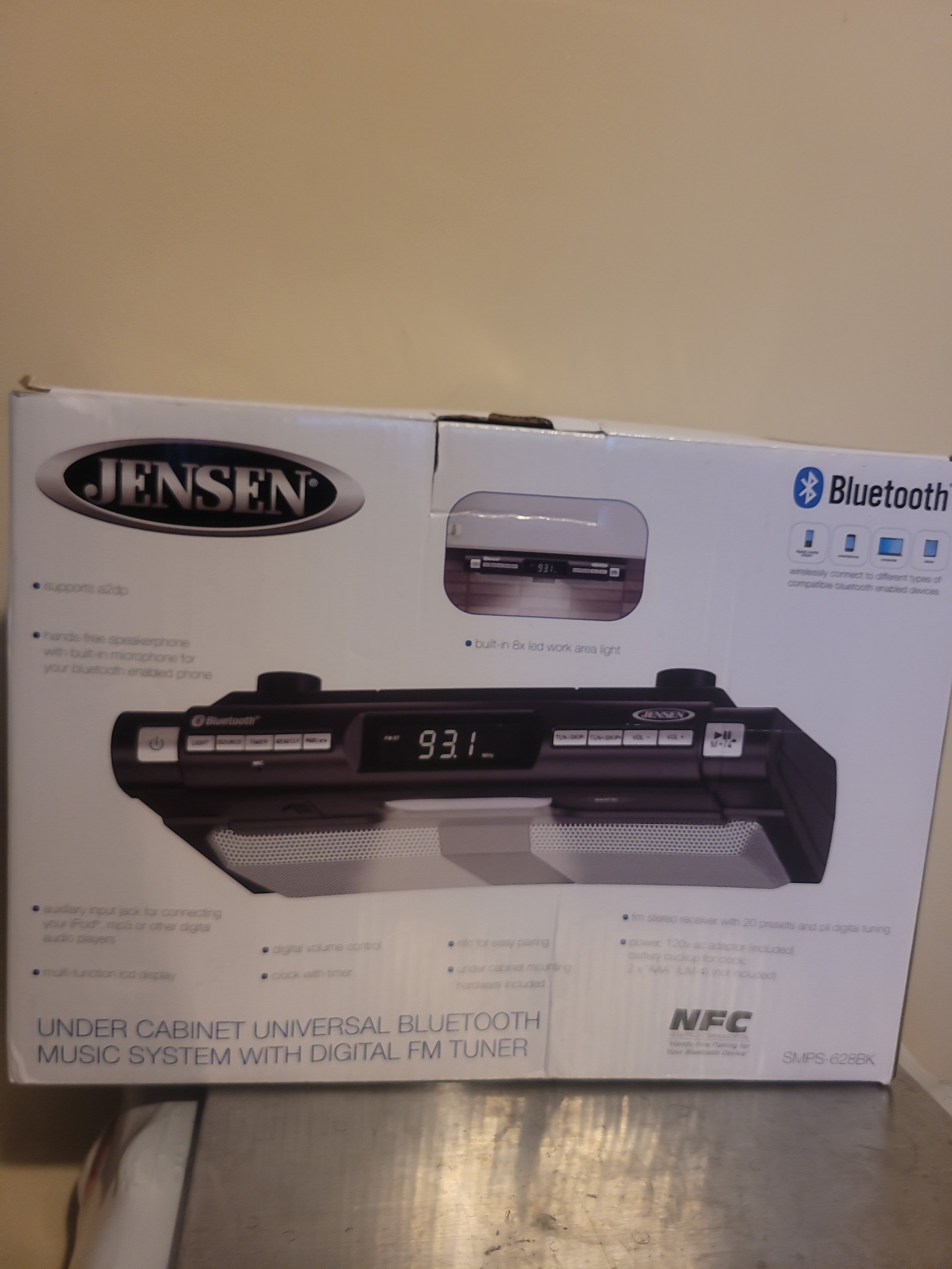 Jensen Under Cabinet Universal Bluetooth Music System w/Digital Tuner