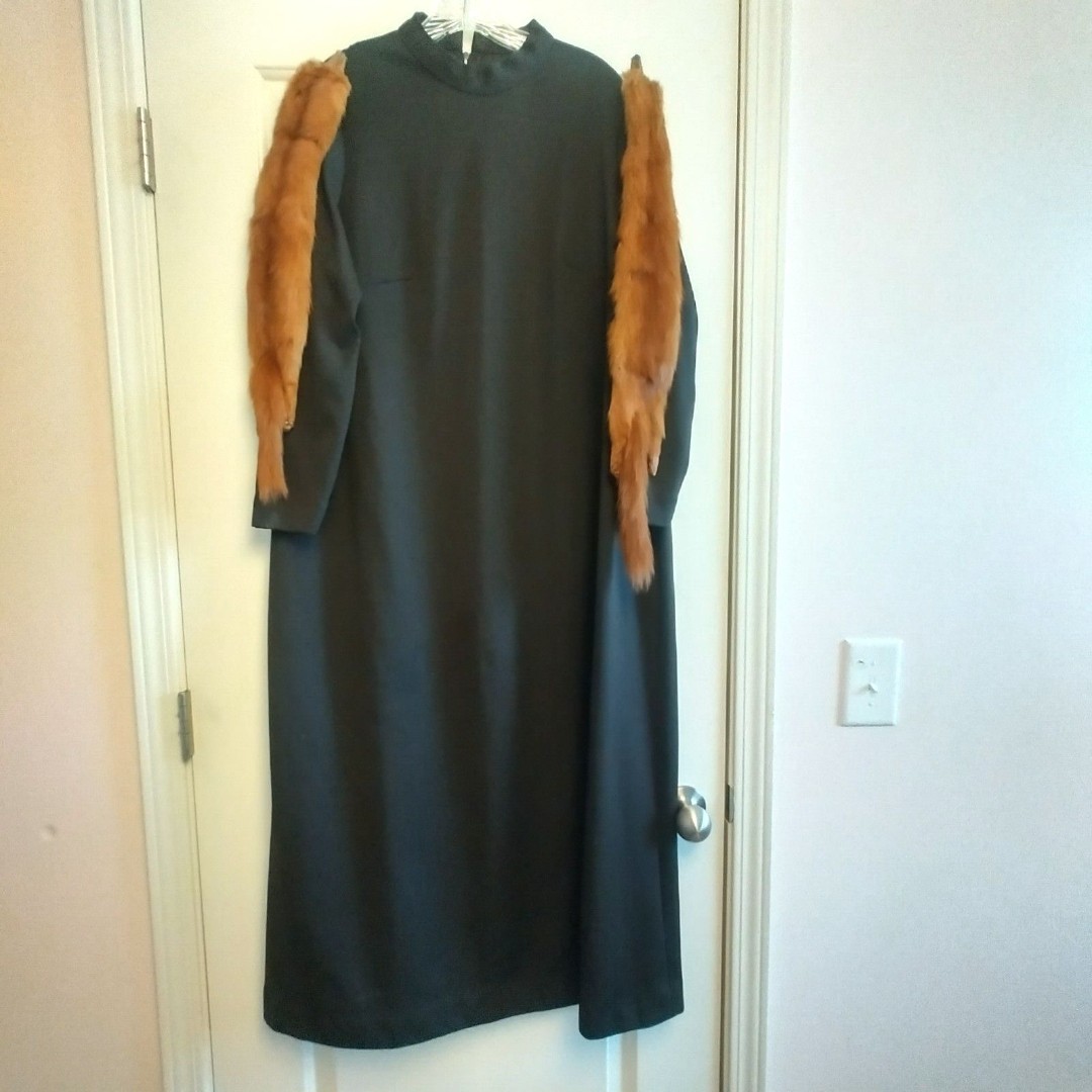 Vintage Custom Black Frock with Mink Pelts on Sleeves 2XL Quirky Eccentric Odd