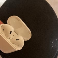 Apple AirPods with Charging Case (1st Generation)