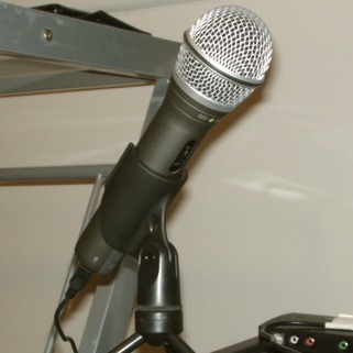 Samson Technologies Q2U USB/XLR Dynamic Microphone Recording and Podcasting Pack