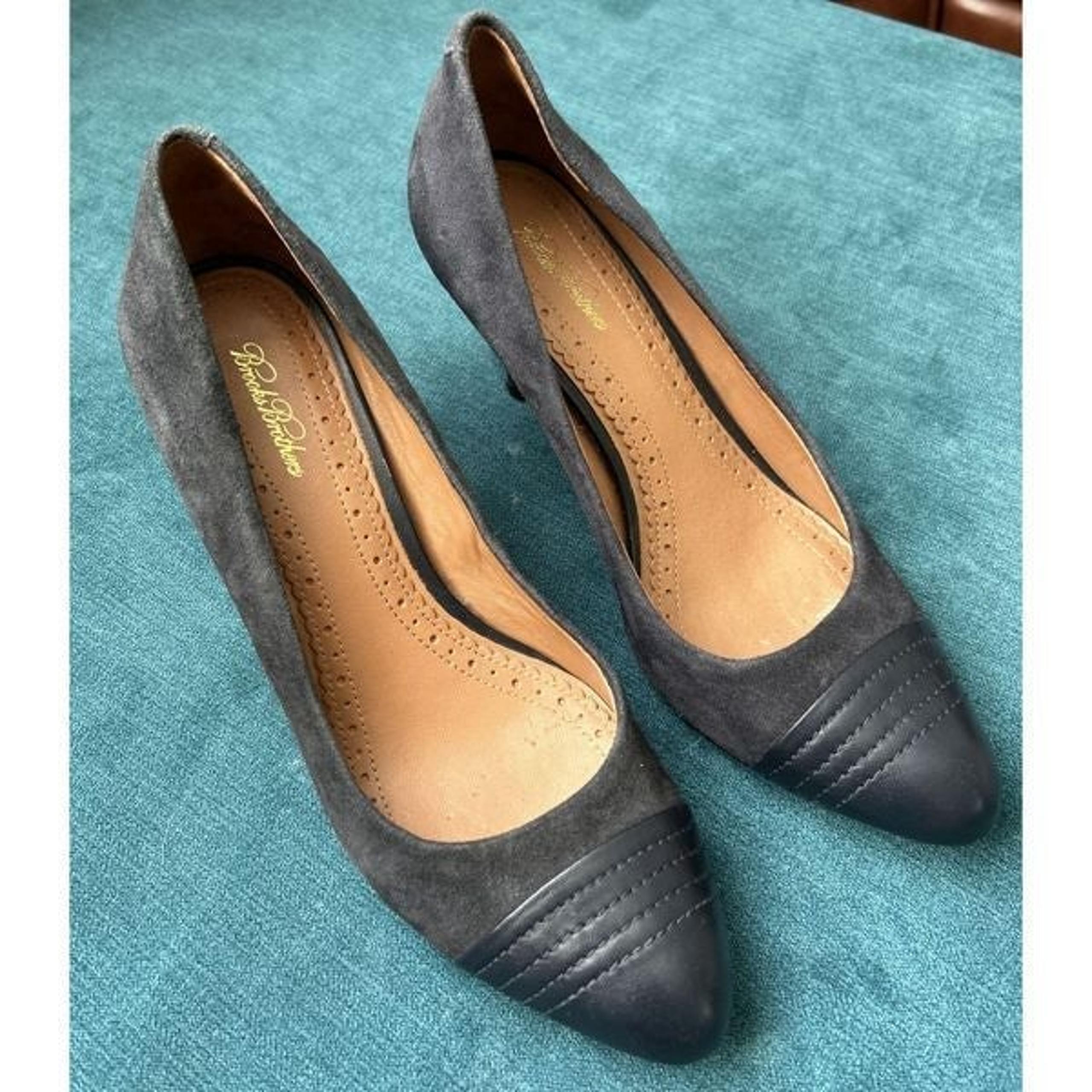 Brooks Brothers Blue Suede Leather Cap Toe Heels Pumps Shoes Size 8.5