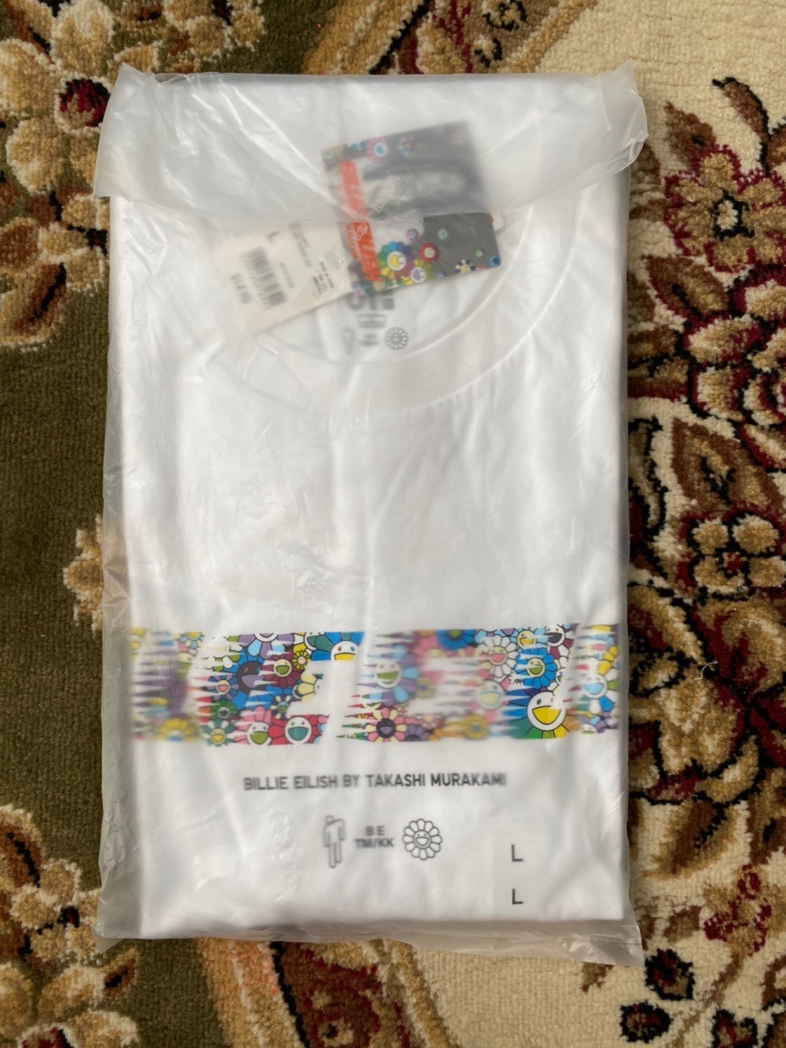 uniqlo x murakami x billie eilish tee L