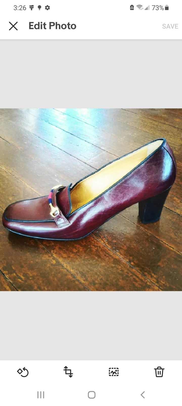 Authenticed Leather Gucci Pumps.