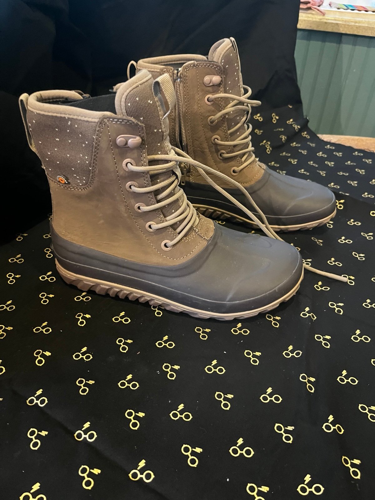 Bog boots women’s size 8 lace up