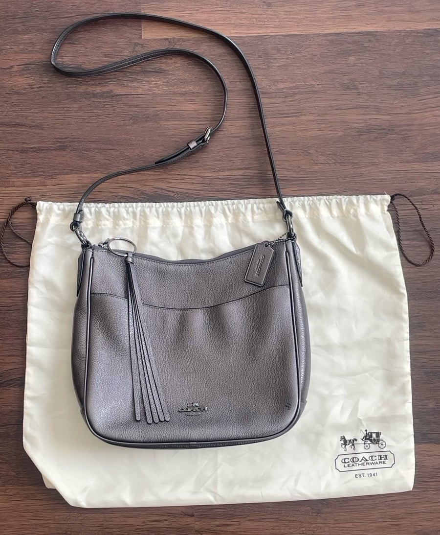 COACH Chaise Crossbody Bag Metallic Polished Pebble Leather Fabric Lined Vietnam