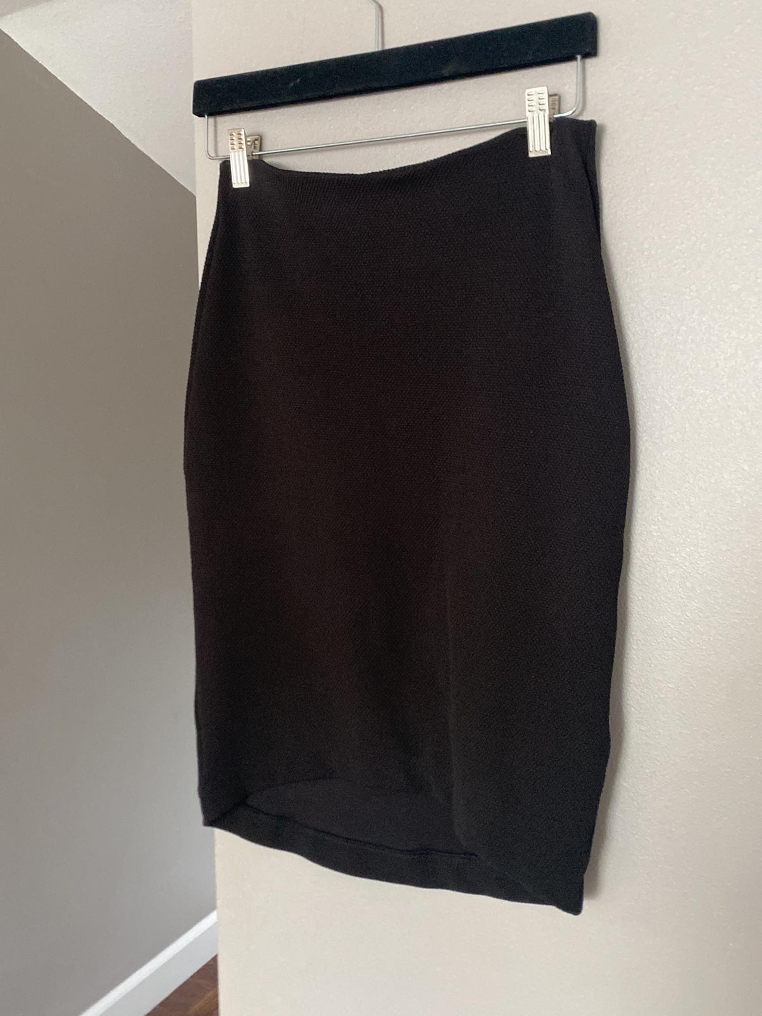 Black textured skirt h&m