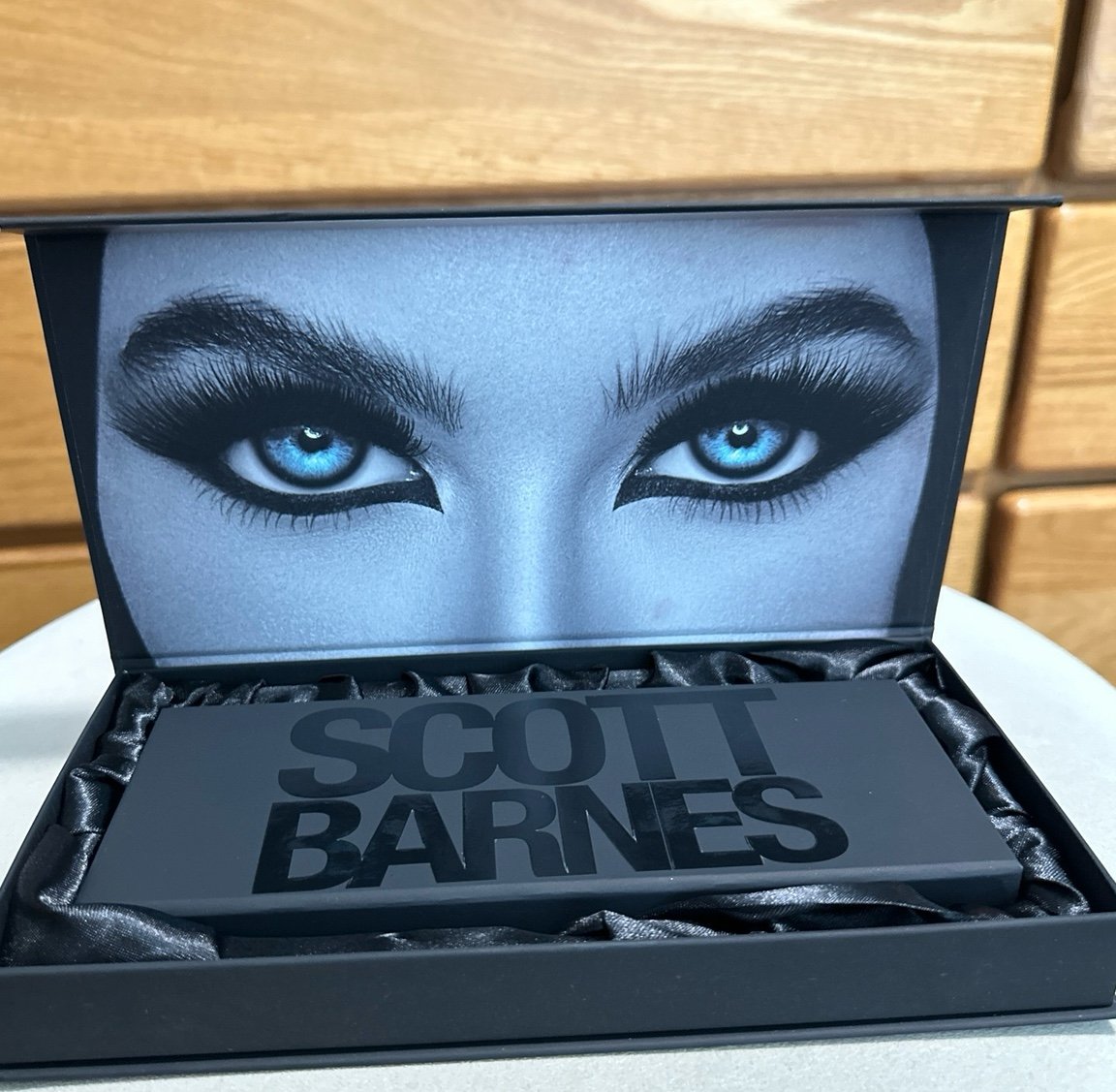Scott Barnes Limited Edition Mesmerize Eyeshadow Palette