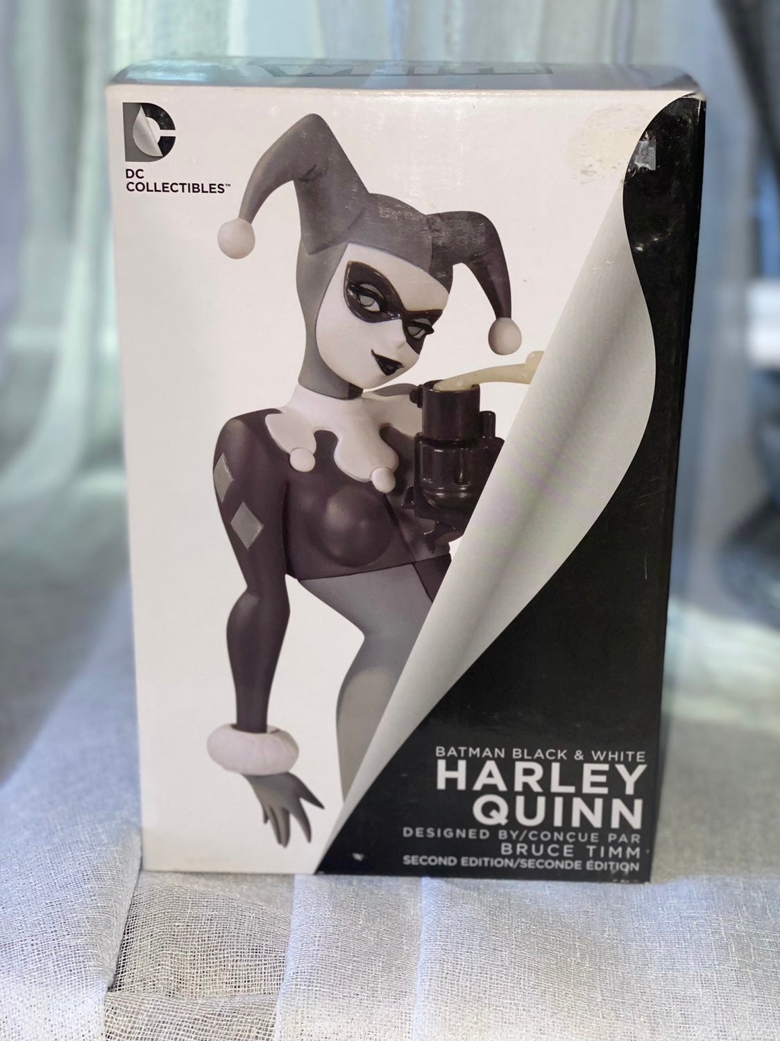 Harley Quinn Black and White Statue