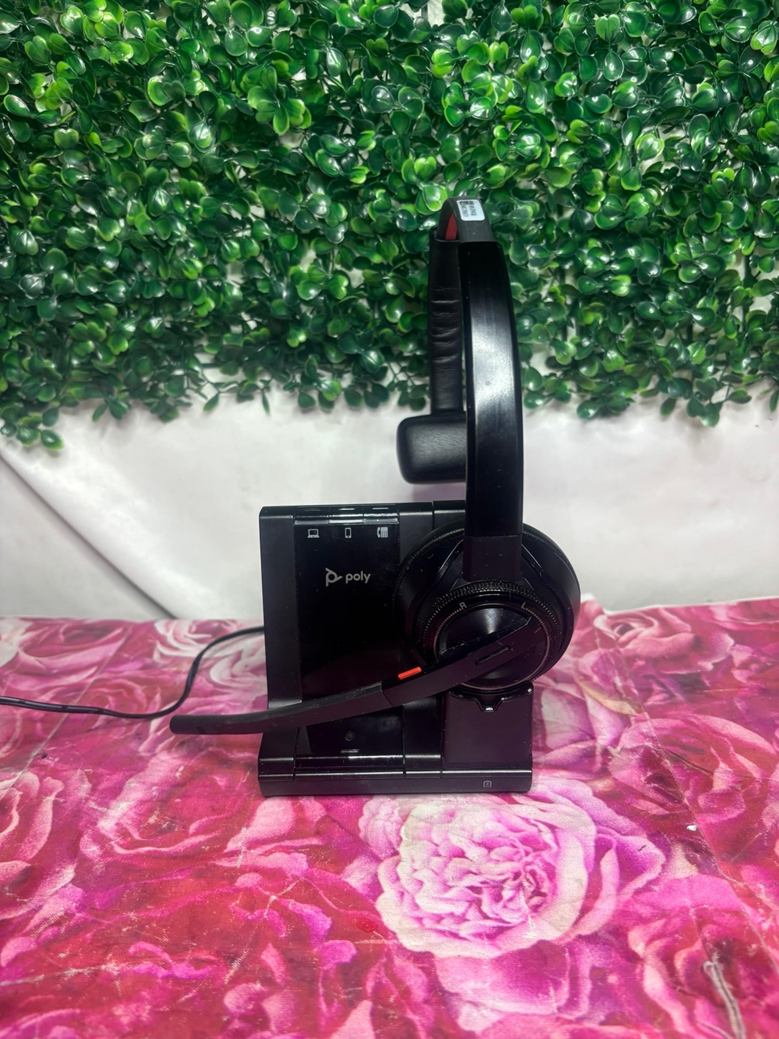 Poly savi 8200 series headset