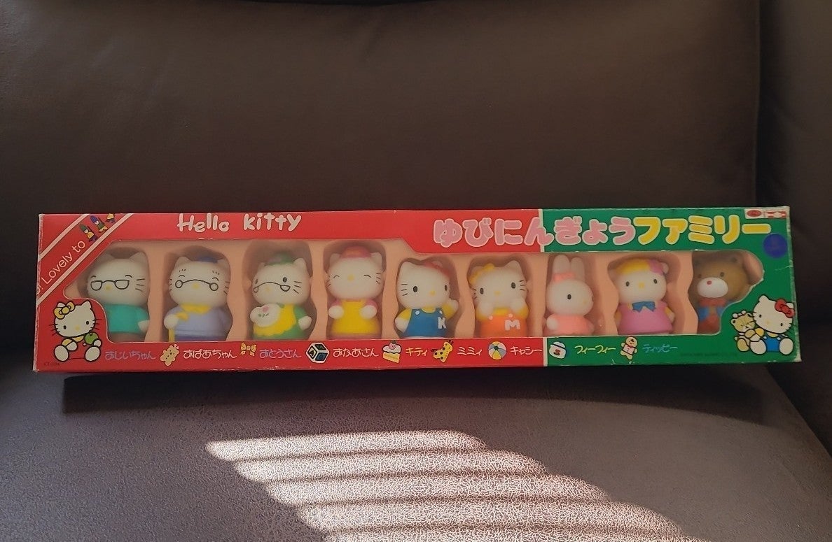 Hello Kitty Family Figures Vintage 1989