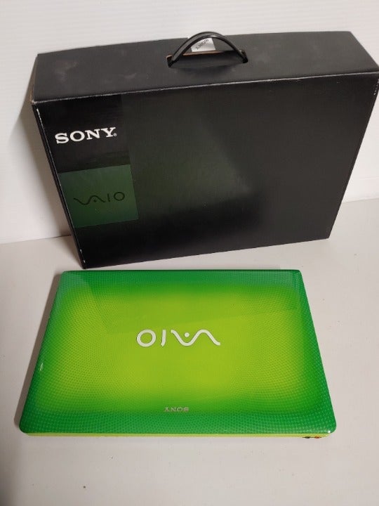 Sony Vaio VPC-EB290X Rare Green Laptop MODEL PCG-71212L NEEDS REPAIRED