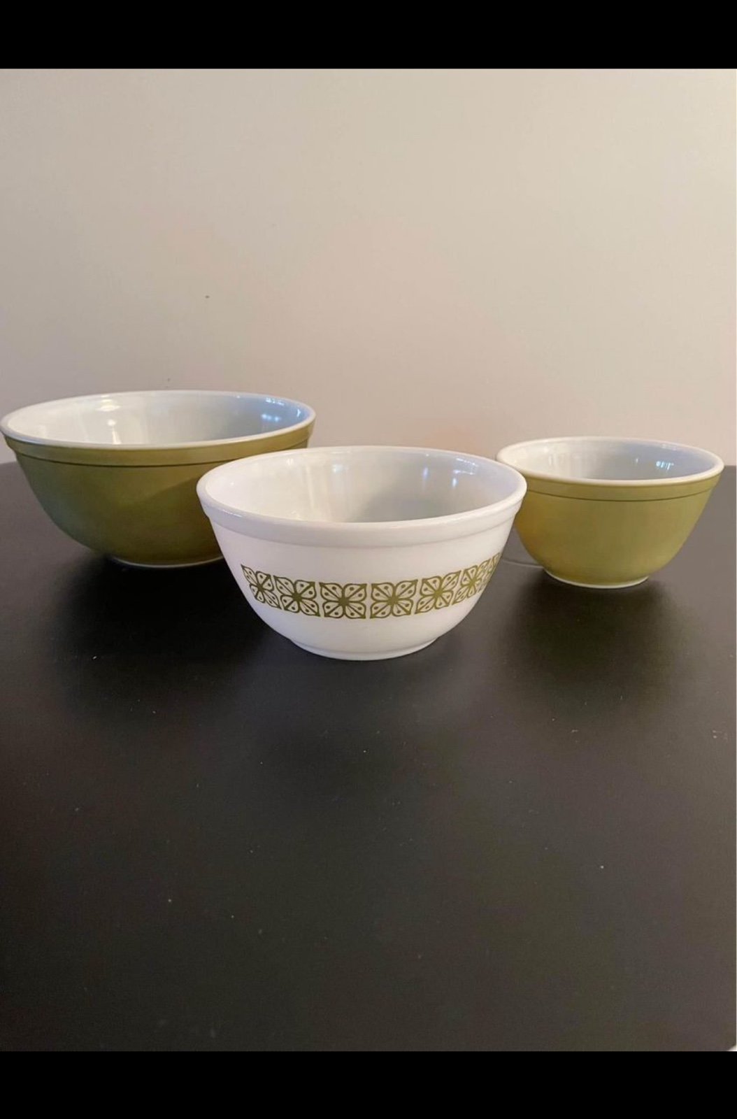 Vintage Pyrex Verde Green 3 piece nesting bowl set