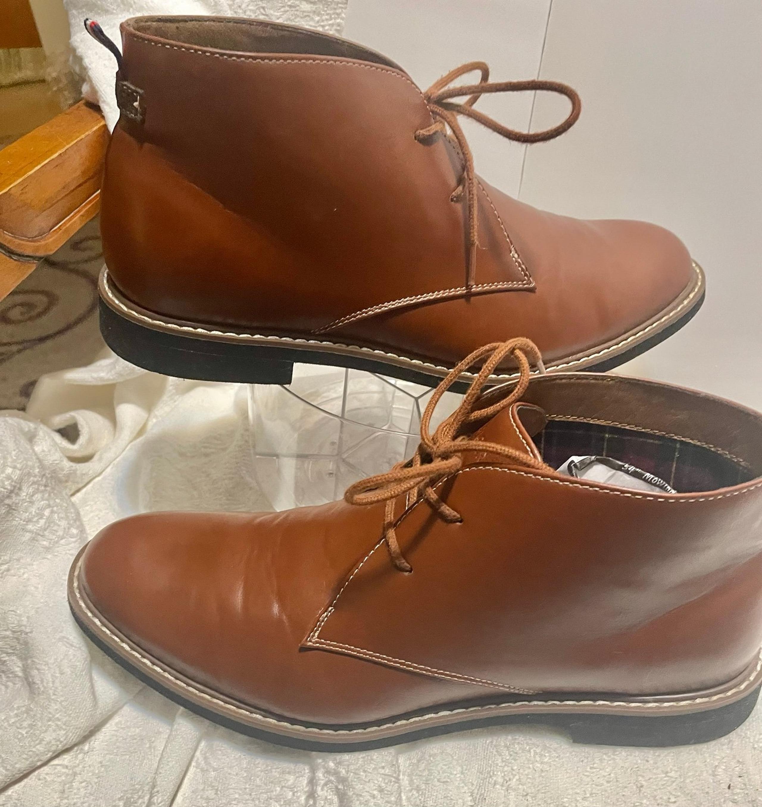 Tommy Hilfiger men’s GERVIS 2 boot 11 great condition leather memory foam insole