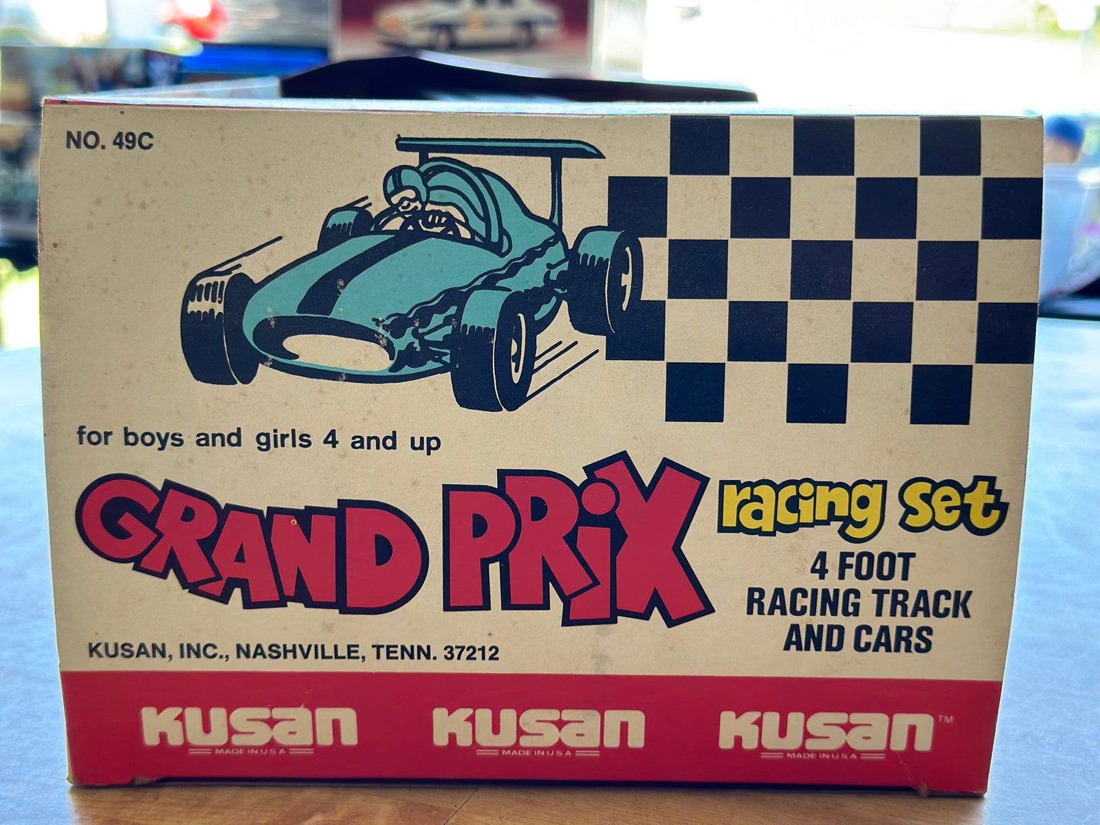 VINTAGE KUSAN GRAND PRIX RACING SET W/ 3 SLOT CAR, RACE TRACK , ORIGINAL BOX USA