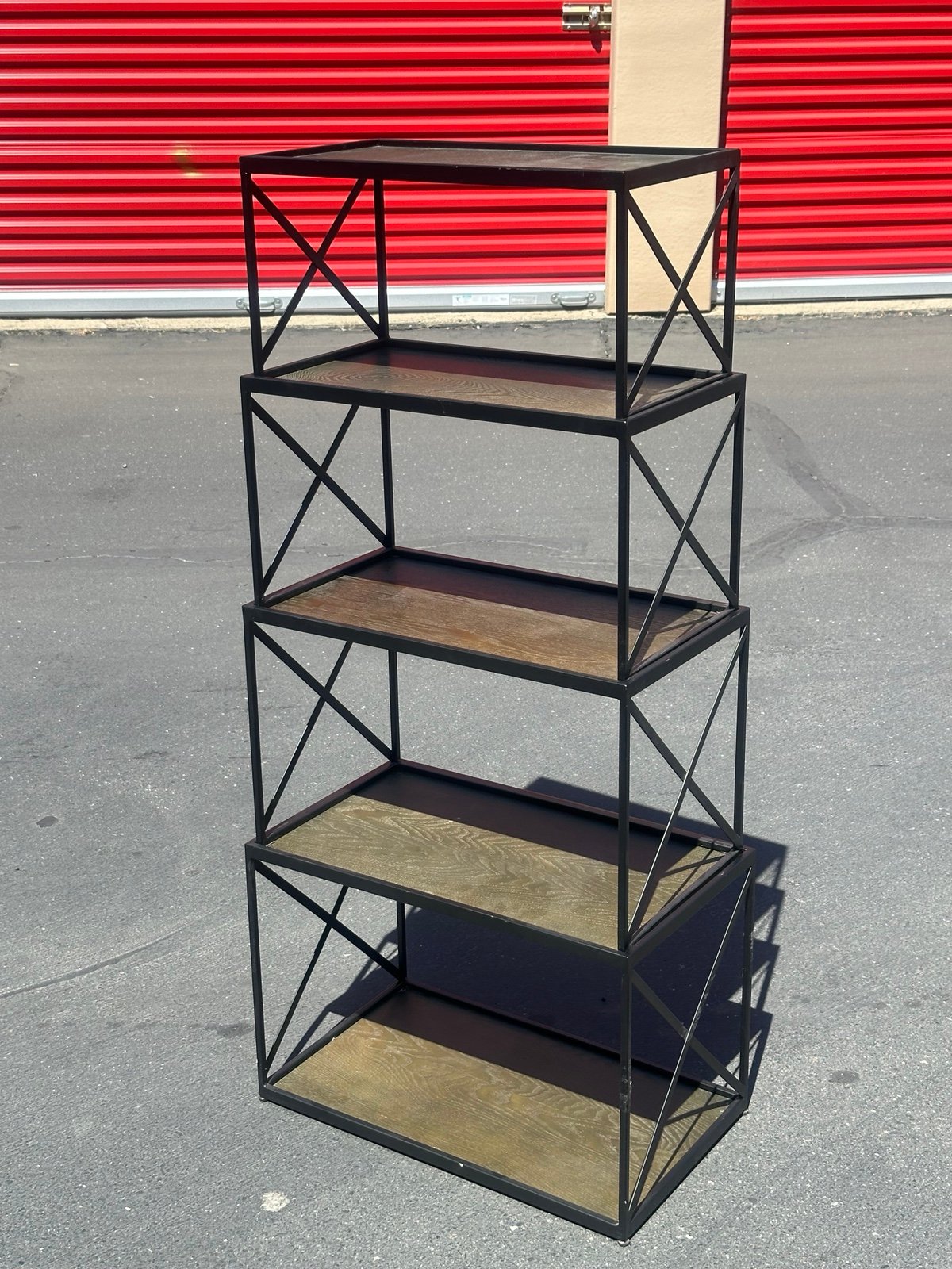 Display shelf