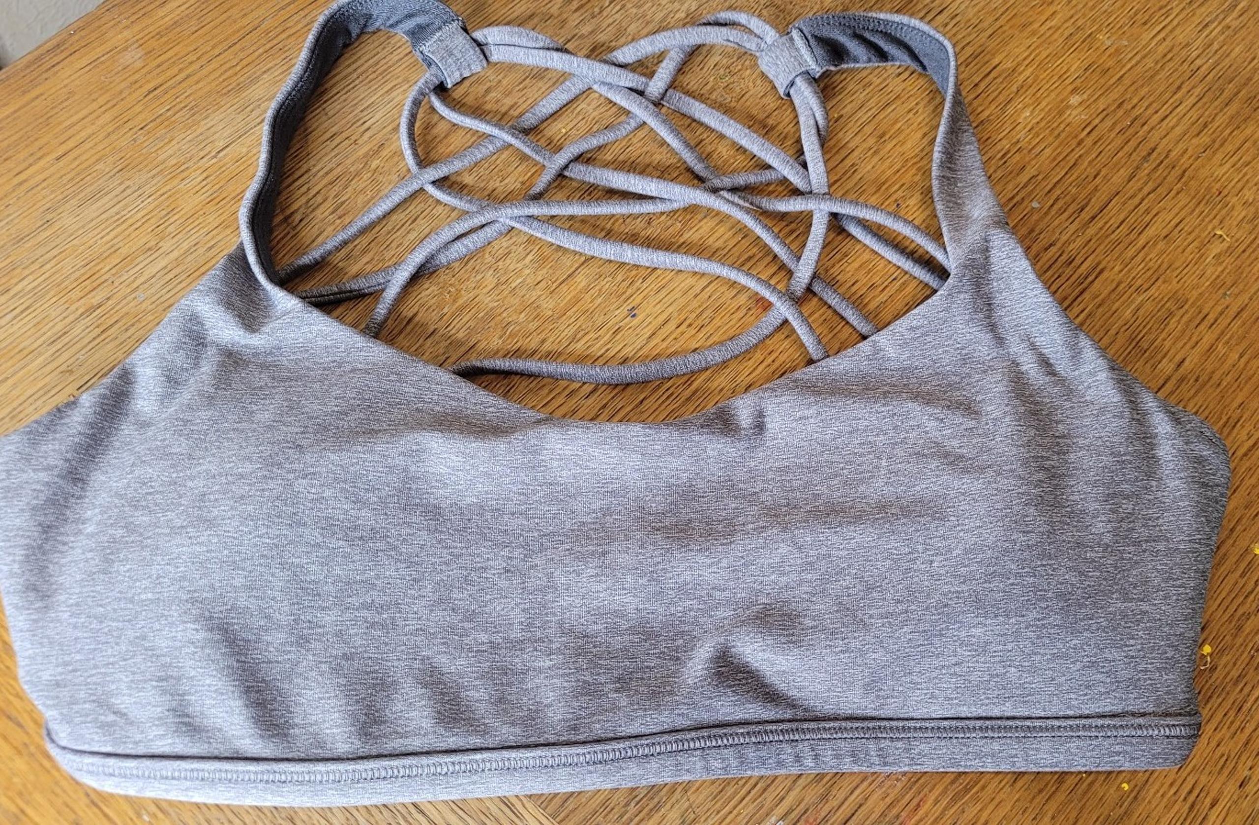 Lululemon Sports Bra gray Size 6 Active strappy back gym workout run womens