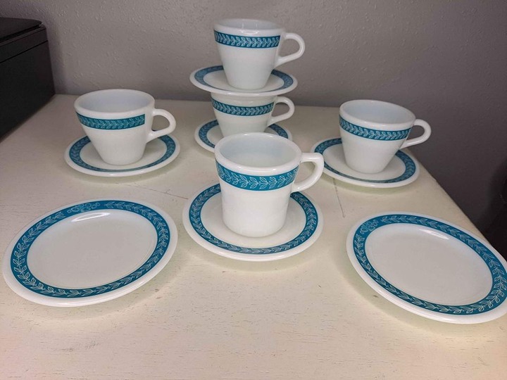 Pyrex Blue Laurel Leaf Cups Plates 12 Piece