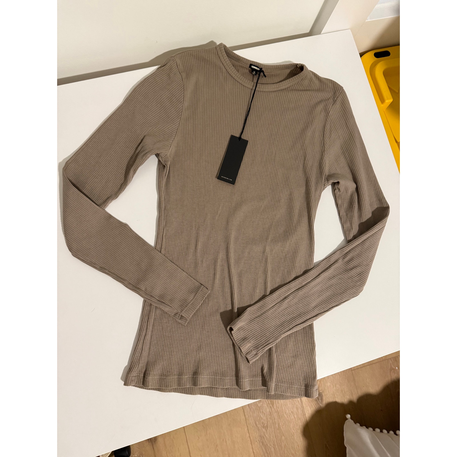 106 New Monrow Supima Rib Crew Long Sleeve - Medium - Tan