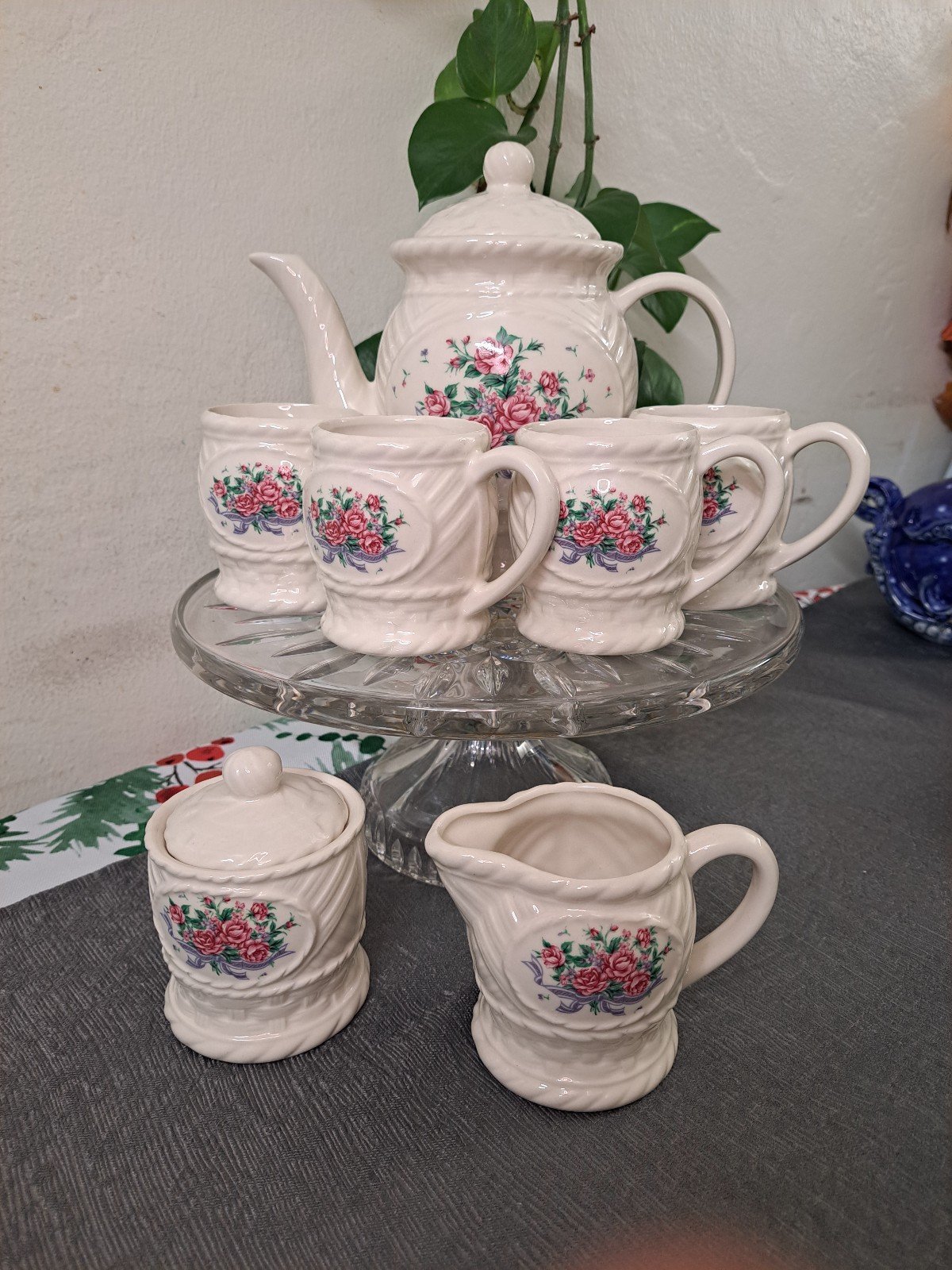 Rare Vintage 1970's Basket Weave Rose's Set Teapot 4 Mugs Creamer & Sugar.