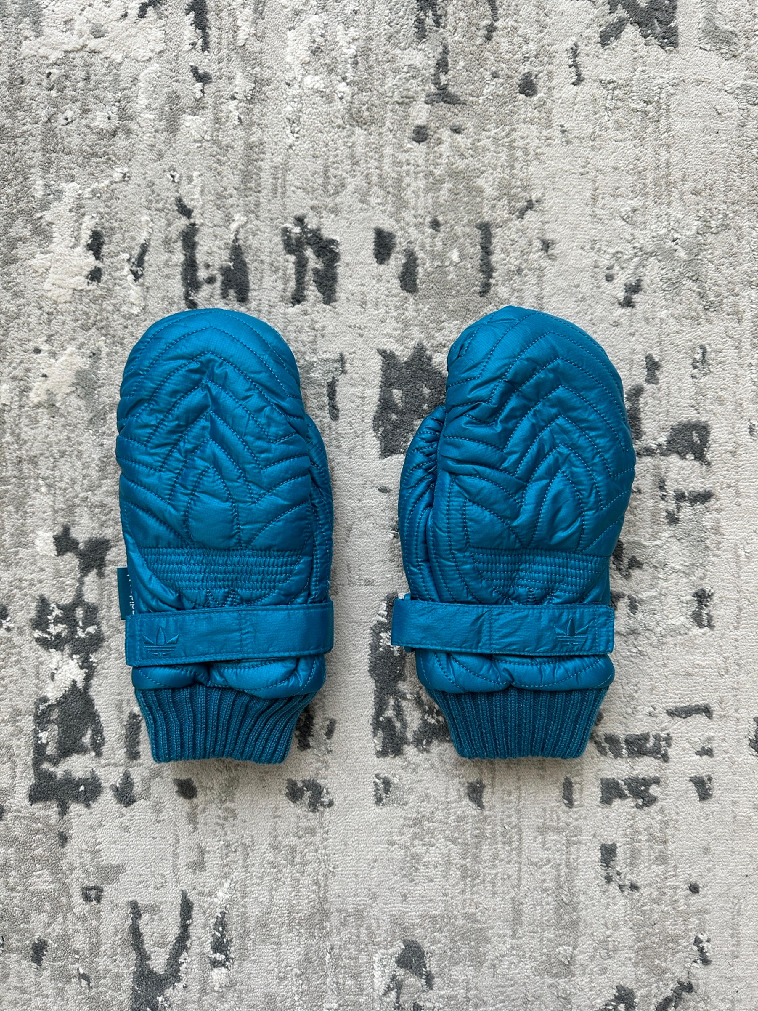 Y2K Adidas Mittens M