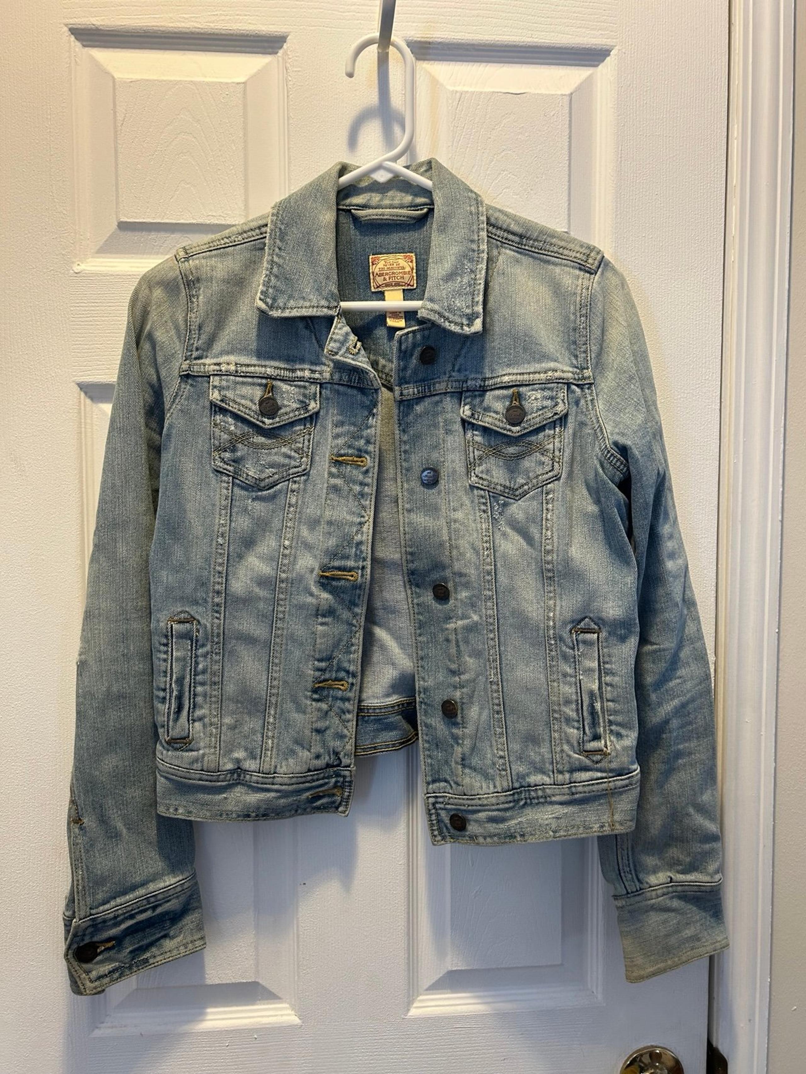 Abercrombie & Fitch Jean distressed Jacket