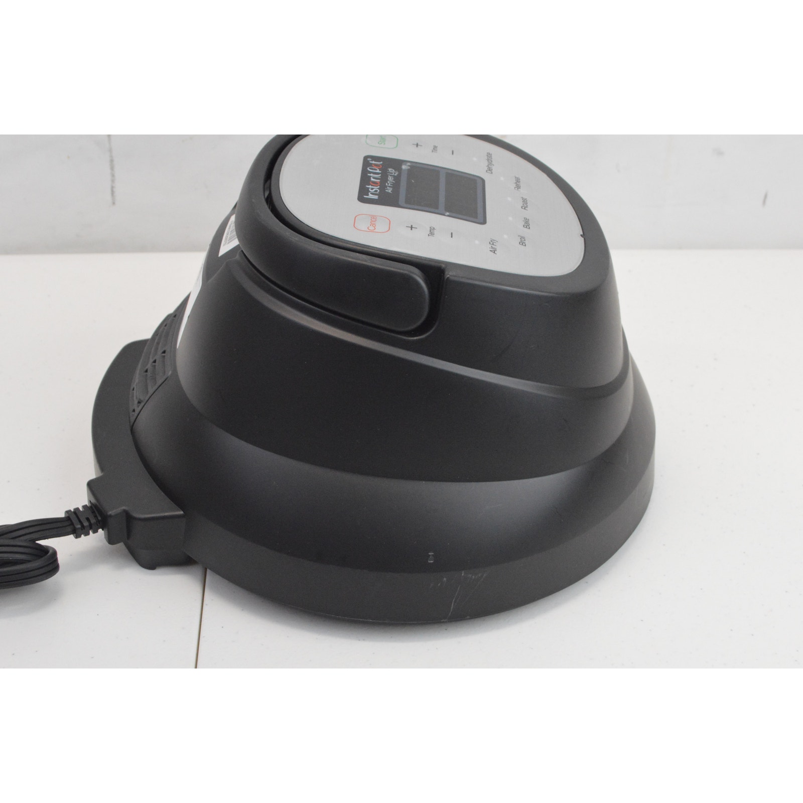 Instant Pot Air Fryer Lid 6-Quart 5.7-Litres Digital Display 1500W 120V-60Hz
