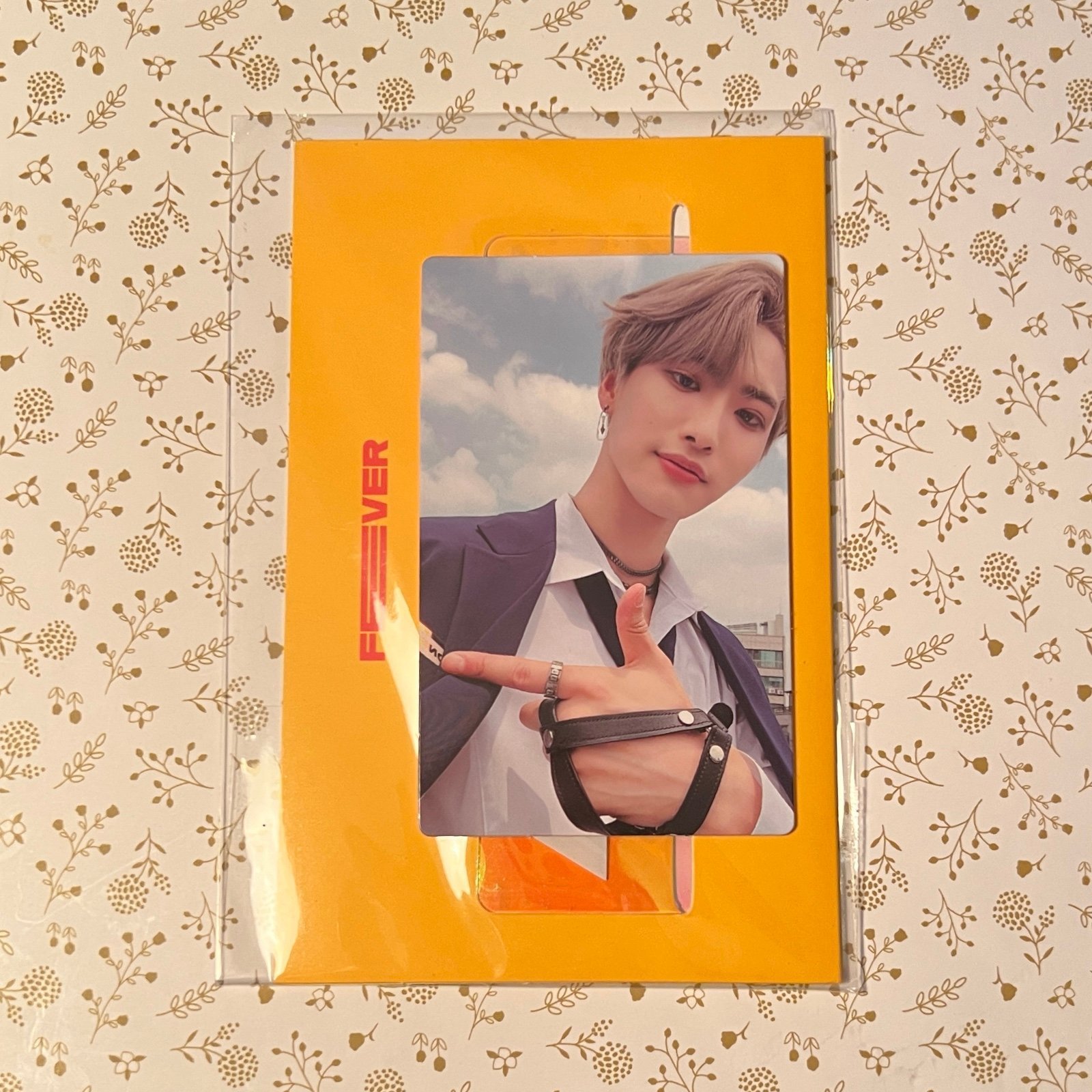 ATEEZ Official Seonghwa Nametag with Photocard ♡