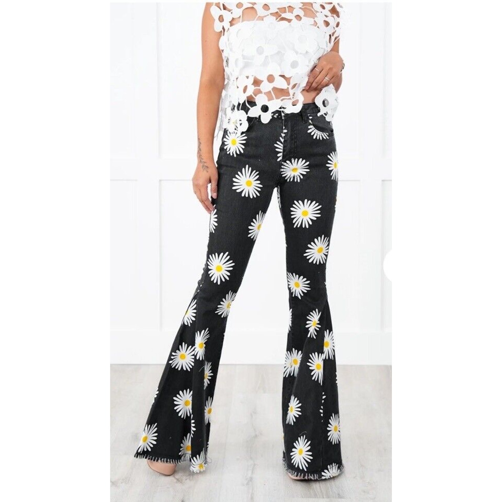 NWT Altar’d State Daisy Bell Bottom Flare Jeans Hippie Boho Womens M (1726)