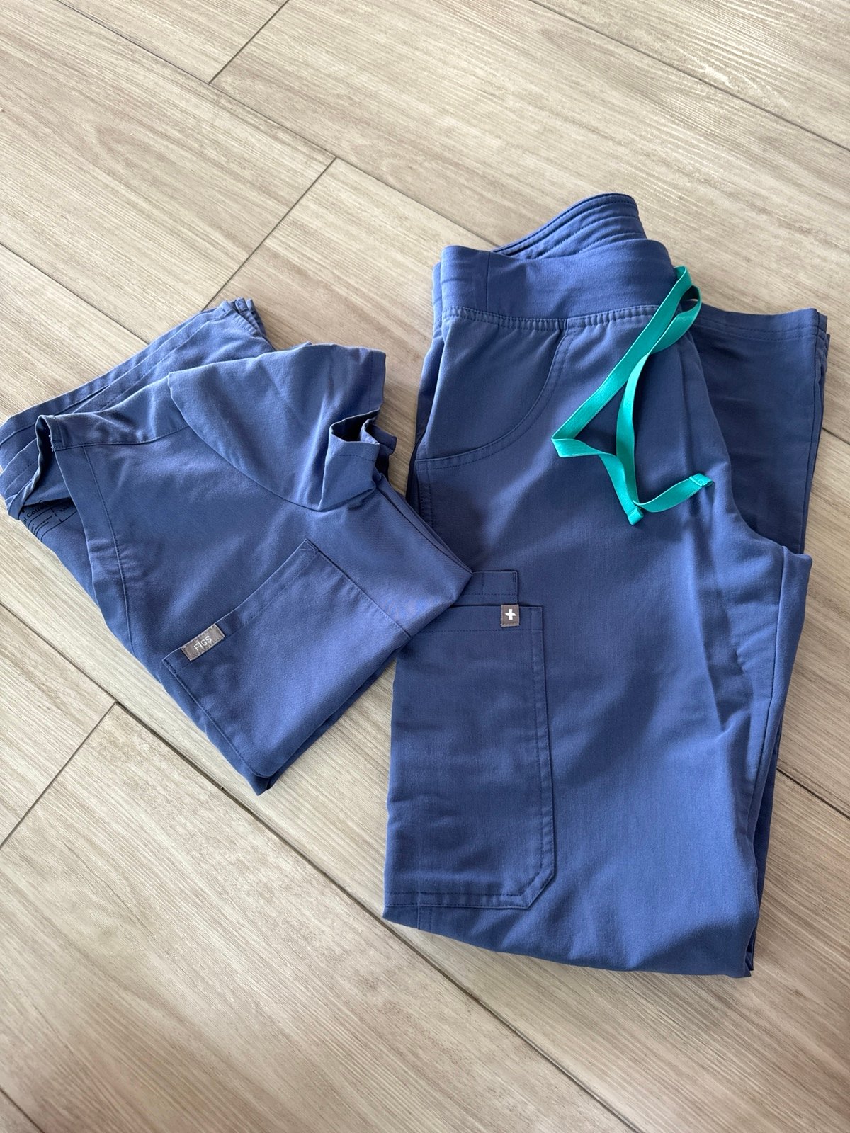 Figs limited edition scrub set