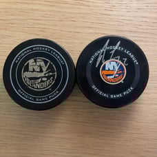 Nick Leddy Signed Puck Bundle
