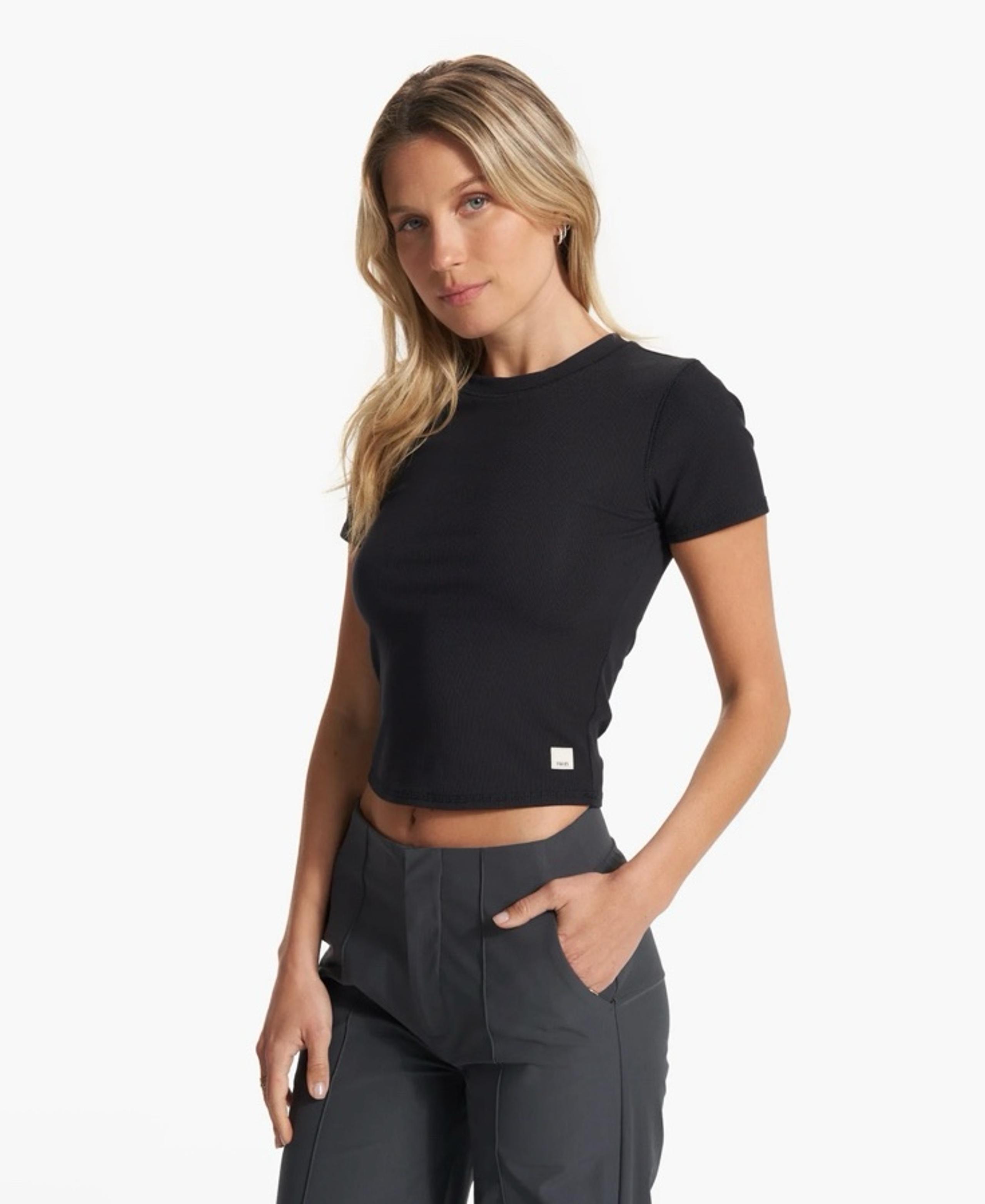 Vuori Pose Fitted ribbed Tee