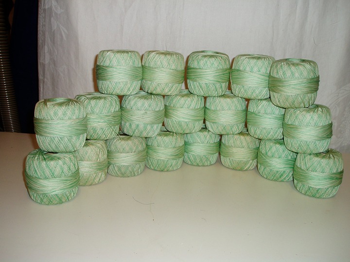 NEW 20 pcs Green White Crocheting THREAD CLARKS 240 Yds, Bib Ball Boilfast 20