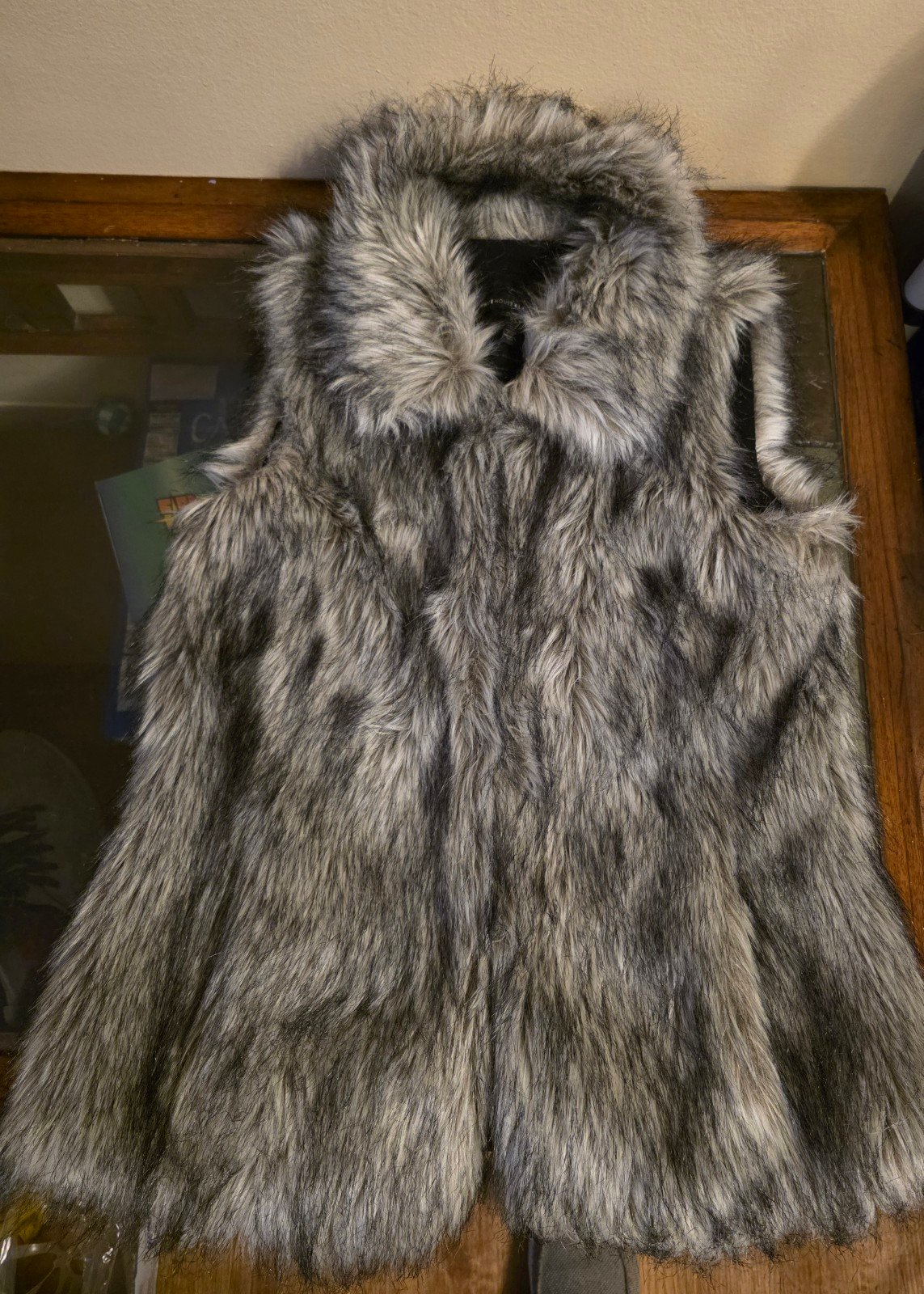 White house Black market Faux Fur xs vest xtra small