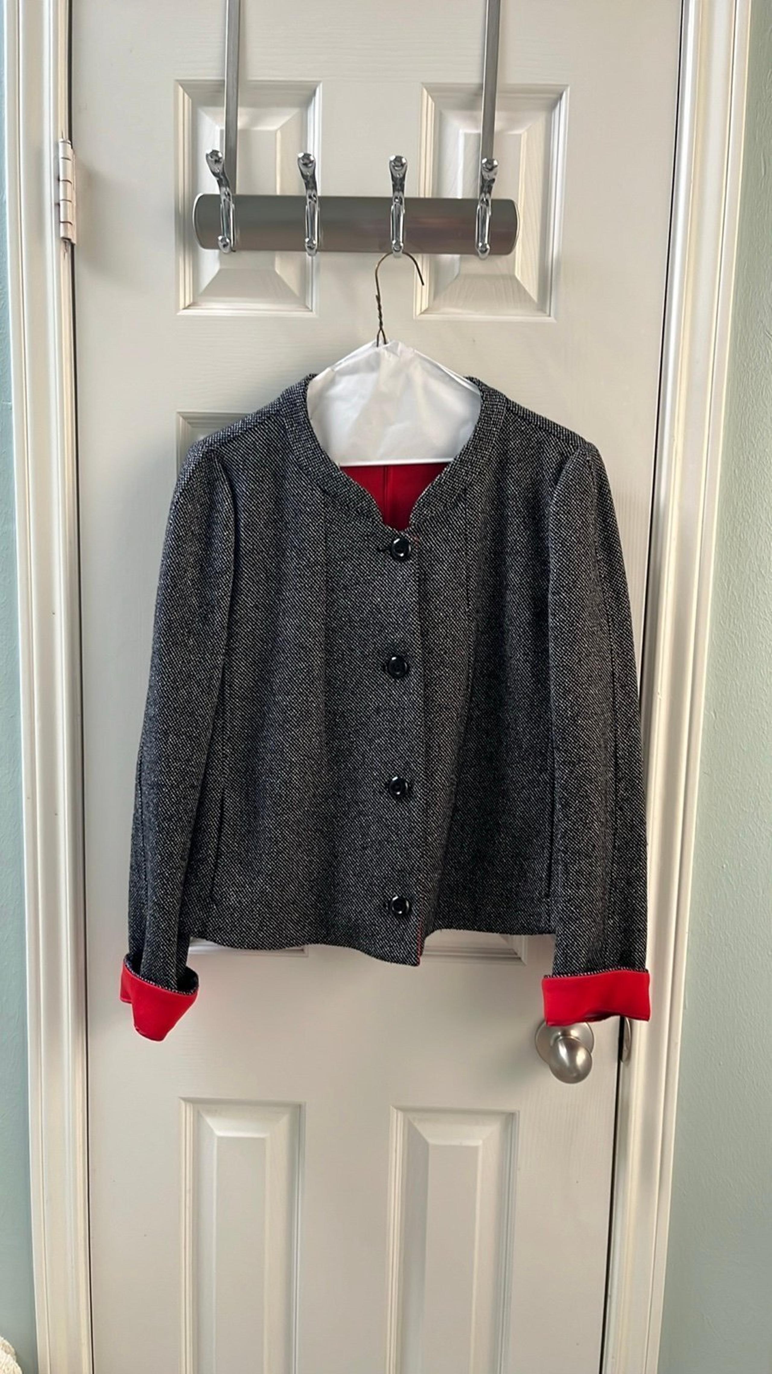 Armani Collezioni Sz 10 women’s black and white tweed blazer mandarin collar