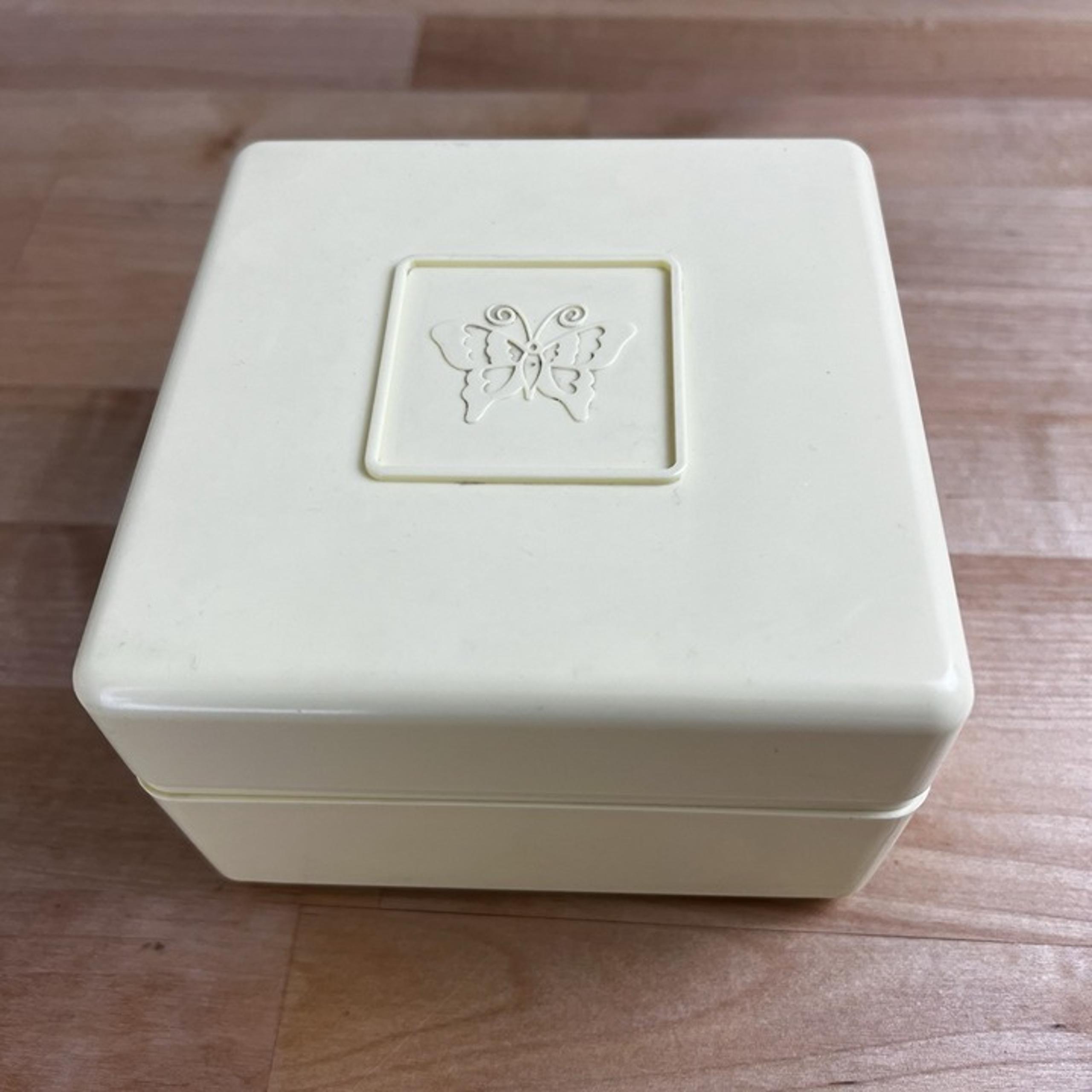 Jean Nate Perfumed Bath Powder Sealed 6 oz w Puff Square NOS New Old Stock