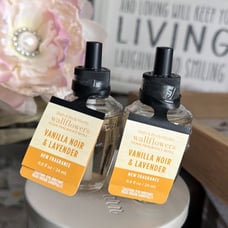 Bath & body Works Vanilla noir & lavender wallflower refills fragrance