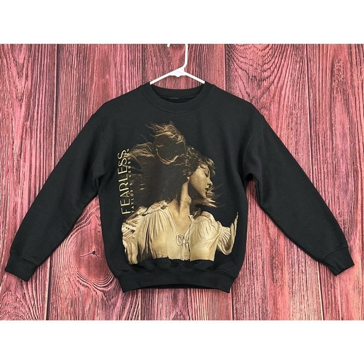 Taylor Swift Fearless Taylor's Version Crew Neck Sweatshirt Womens Size XS Black
